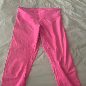 Pink LuluLemon wunder under crops